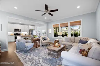 611 Edgerton Drive, Wilmington, NC 28412 – photo 13: Open living space