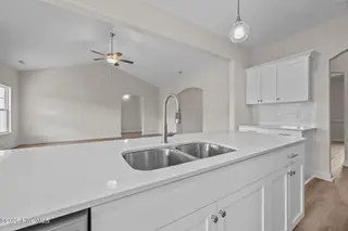 117 Woodford Drive, Jacksonville, NC 28540 – photo 21: 38-web-or-mls-IMG_9288