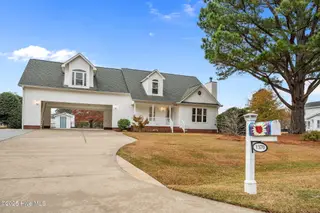 1370 Hope Drive, Greenville, NC 27858 – photo 3: 13-web-or-mls-LHV_4345