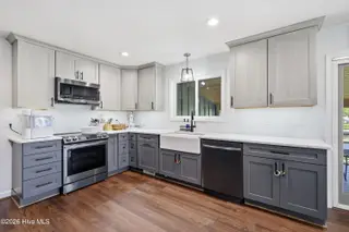 201 Mansfield Parkway, Morehead City, NC 28557 – photo 11: Kitchen