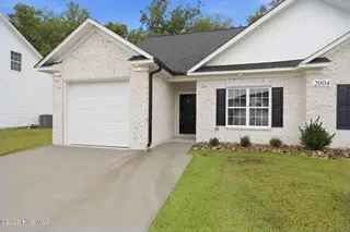 2004 Dartford Drive A, Greenville, NC 27834 – photo 3: 3-web-or-mls-BLS_0078_edit
