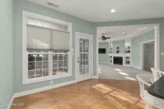 406 Hillcrest Drive, Morehead City, NC 28557 – photo 20: Eat-in breakfast nook