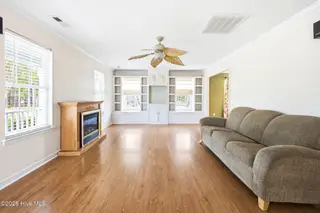 141 Crystal Road, Southport, NC 28461 — 3-bedroom home, Southport, NC, photo 6 of 40: 141 Crystal Rd living 2