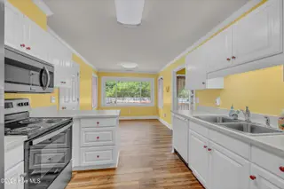 3601 Amber Drive, Wilmington, NC 28409 – photo 6: 006_img_8784_988