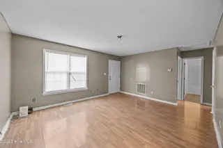 1403 Lockwood Road, Kinston, NC 28501 — 3-bedroom home in Brentwood, Kinston, NC, photo 4 of 32: Living Room
