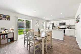 4009 Emerald View, New Bern, NC 28560 – photo 14: 27-web-or-mls-DSC_2532-edit
