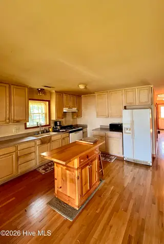 201 Barnes-Foster Loop Road, Belhaven, NC 27810 – photo 8: Kitchen