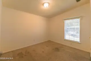 118 Woodland Drive, Swansboro, NC 28584 — 3-bedroom manufactured home in Hadnot Creek, Swansboro, NC, photo 12 of 16: Bedroom 3