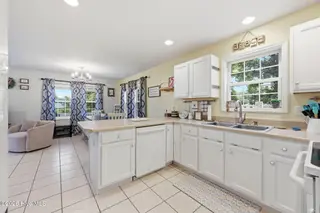 805 Driftwood Drive, Hampstead, NC 28443 — 3-bedroom home in Driftwood at Tropical, Hampstead, NC, photo 14 of 56: 33-web-or-mls-_RAD5965