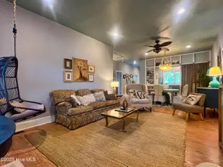 1120 S 3rd Street, Wilmington, NC 28401 – photo 20: (25) LivingRoom