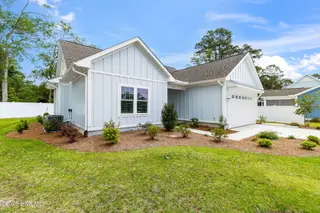 430 Raven Glen Drive, Southport, NC 28461 – photo 5: 4-web-or-mls-GI - 430 Raven Glen Dr - Li