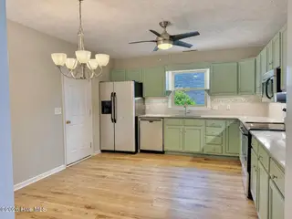 537 Chattooga Place Drive, Wilmington, NC 28412 — 3-bedroom home in Chattooga Place, Wilmington, NC, photo 22 of 69: Kitchen