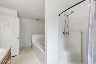 225 Godfrey Boulevard, Havelock, NC 28532 – photo 15: Primary bathroom
