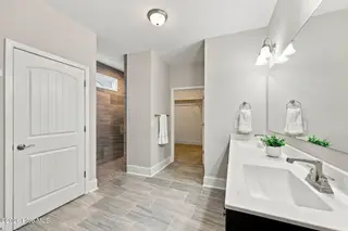 216 Holly Springs Court, Southern Pines, NC 28387 – photo 15: 23-web-or-mls-IMG_9200