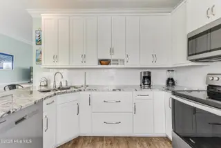 1726 W Beach Drive, Oak Island, NC 28465 – photo 15: 1726 W Beach-15