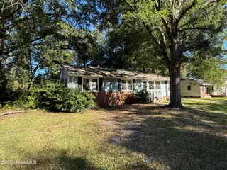 809 River Street, Jacksonville, NC 28540 – photo 6: Photo Oct 21 2025, 10 22 43 AM