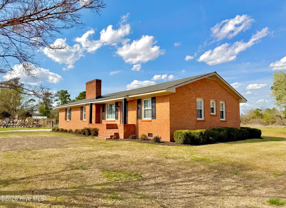 216 Collier Loftin Road, Kinston, NC 28504 – photo 1 of 78: Main