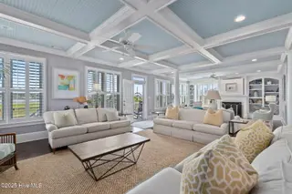 104 Gallants Lane, Beaufort, NC 28516 — 5-bedroom home in Gallants Landing, Beaufort, NC, photo 7 of 52: Main Living Room