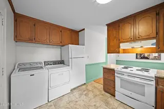 2304 Jefferson Drive, Greenville, NC 27858 – photo 15: 20-web-or-mls-BLS_0030