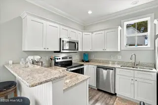 4457 Gateway Village Circle SE, Southport, NC 28461 — 2-bedroom home in Eagle Pines, Southport, NC, photo 11 of 29: Kitchen