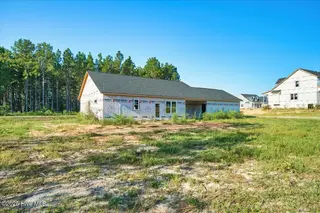 171 Spring Meadows Drive, Aberdeen, NC 28315 – photo 6: 06-6_171 Spring Meadows Dr., Aberdeen, N