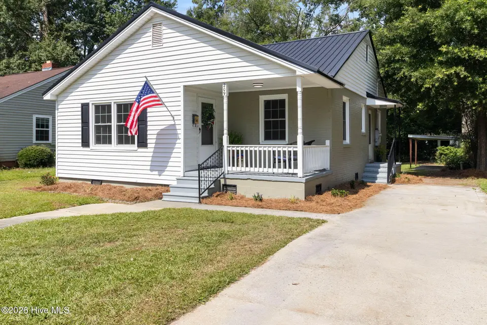 209 N Thompson Street, Whiteville, NC 28472 – photo 1 of 33: Front Home View