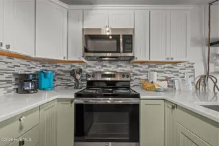 1225 Lake Park Boulevard S 1a, Carolina Beach, NC 28428 – photo 7: 58-web-or-mls-DSC04921