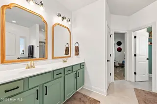 3007 Weathersby Drive, New Bern, NC 28562 – photo 12: Ensuite Principal Bath