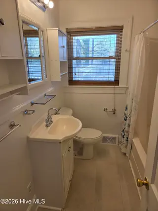 604 Hines Avenue, Kinston, NC 28504 – photo 9: Bathroom
