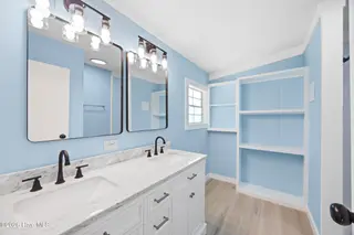 211 Pond Road, Rocky Point, NC 28457 – photo 14: 17_bathroom