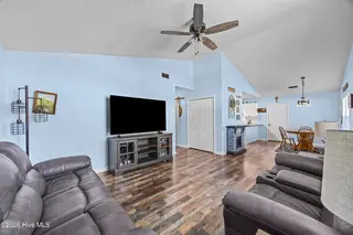 636 Brewster Lane, Wilmington, NC 28412 – photo 16: 20_living room