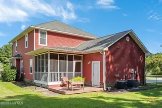 105 Sandstone Court, Jacksonville, NC 28546 — 4-bedroom home in Brookstone, Jacksonville, NC, photo 8 of 55: 8-web-or-mls-08