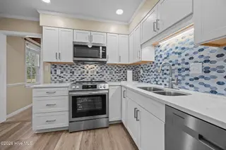 2608 Northwoods Drive, Jacksonville, NC 28540 – photo 7: 13-web-or-mls-2608 Northwoods Dr. 21