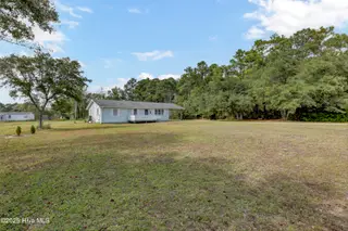767 E Ocean Road, Holly Ridge, NC 28445 — 3-bedroom home, Holly Ridge, NC, photo 4 of 39: 767 E Ocean Rd, Holly Ridge, NC