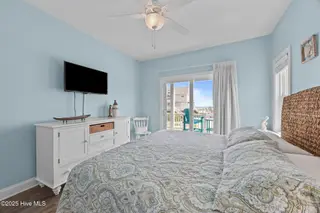 132 N Permuda Wynd Drive, North Topsail Beach, NC 28460 – photo 11: 28-web-or-mls-IMG_3740