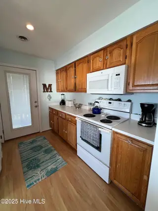 801 Ocean Drive, Emerald Isle, NC 28594 – photo 10: 10 Kitchen