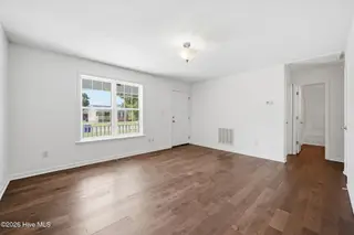 1402 Lockwood Road, Kinston, NC 28501 — 3-bedroom home in Brentwood, Kinston, NC, photo 6 of 37: living room
