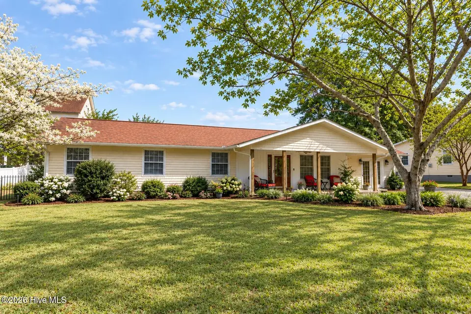 213 Pensacola Avenue, Morehead City, NC 28557 – photo 1 of 35: 213 Pensacola Avenue