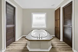 552 Colonial Landing Road SE, Bolivia, NC 28422 – photo 23: 23-web-or-mls-Primary bath