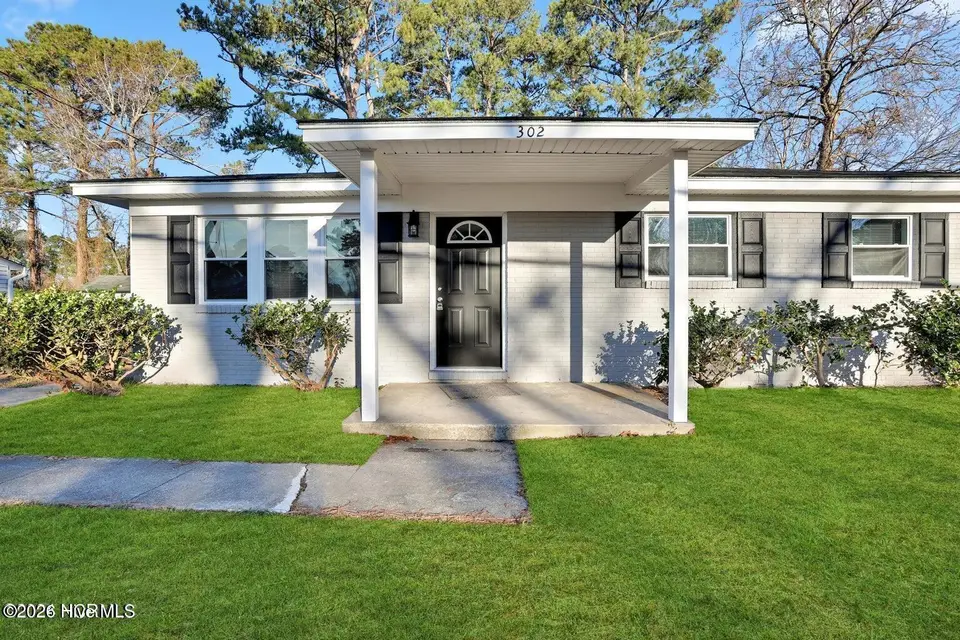 302 Shamrock Drive, Jacksonville, NC 28540 – photo 1 of 24: 20240116144216516630000000-o