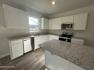 560 Coronado Avenue SE 14, Leland, NC 28451 – photo 7: Kitchen