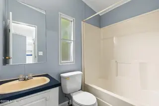 1172 Fifty Lakes Drive, Southport, NC 28461 — 3-bedroom manufactured home in Boiling Spring Lakes, Southport, NC, photo 22 of 52: 17-web-or-mls-CamMediallc.com (23 of 45)