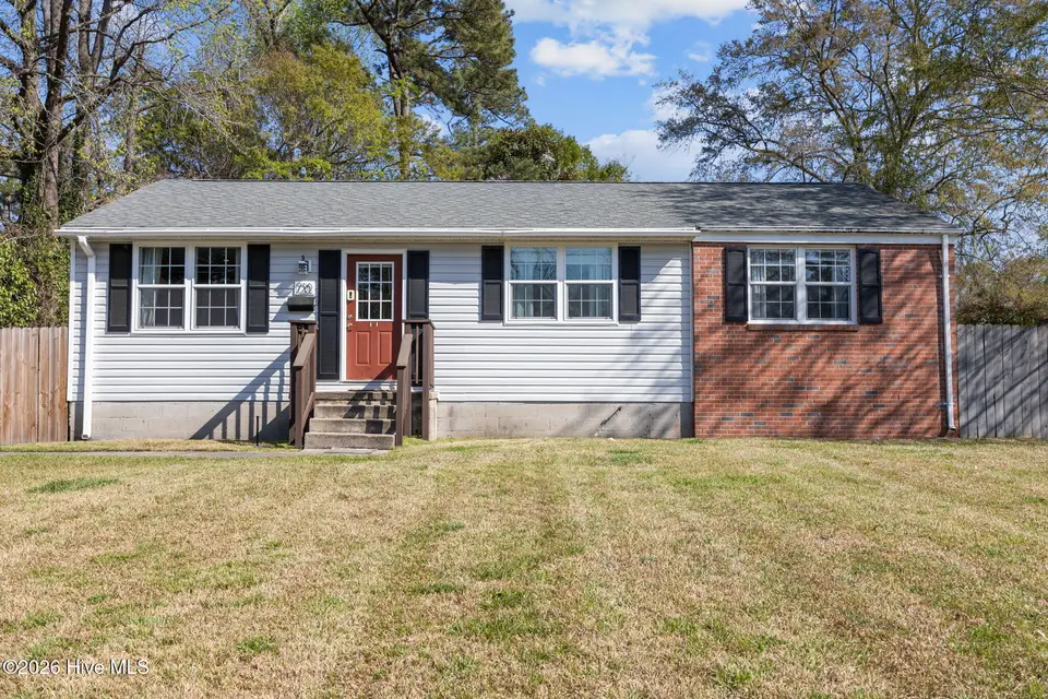 720 Barn Street, Jacksonville, NC 28540 – photo 1 of 49: 1-web-or-mls-720 Barn St. 87