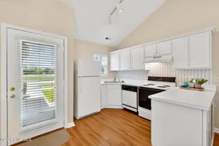 3007 Lauren Place Drive Apt 104, Wilmington, NC 28405 – photo 6: 6-web-or-mls-GNJ_5442