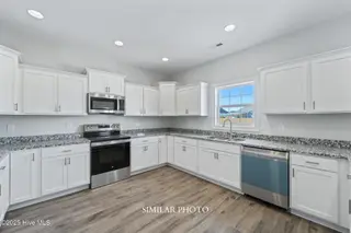 755 Secession Lane, Jacksonville, NC 28546 – photo 20: SIMILAR PHOTO 31 (5)