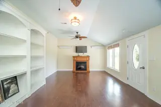111 Graham Lane, Beaufort, NC 28516 – photo 11: Living Room