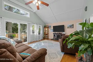3013 Red Fox Road, Trent Woods, NC 28562 – photo 19: 39-web-or-mls-DSC_3792