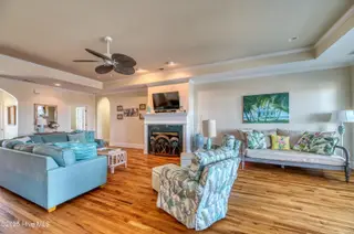 40 Sailview Drive, North Topsail Beach, NC 28460 – photo 13: Living room 4