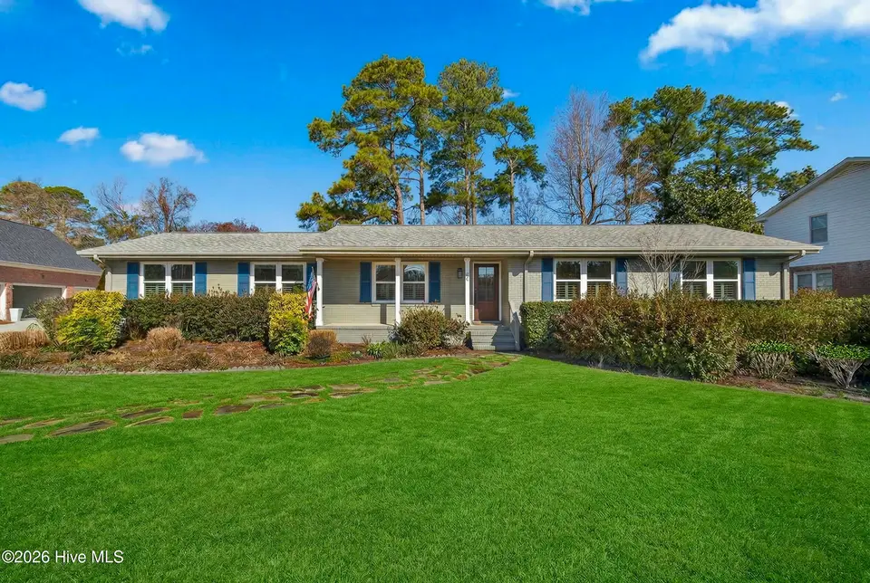 225 Tanbridge Road, Wilmington, NC 28405 – photo 1 of 47: 225TanbridgeRoad-2_Grass