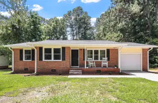 500 Lakewood Drive, Jacksonville, NC 28546 – photo 2